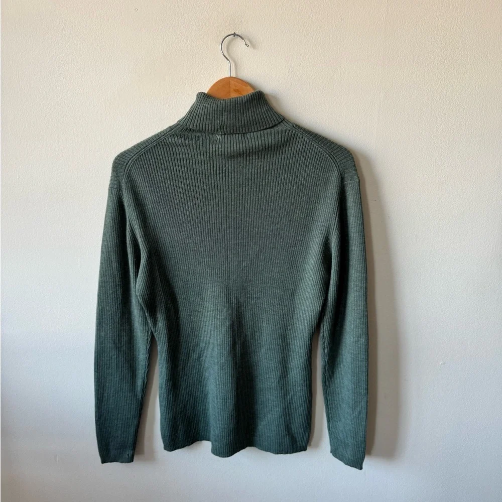 SOLD—Vintage Banana Republic Sage Ribbed Turtleneck Sweater - Picture 7 of 8